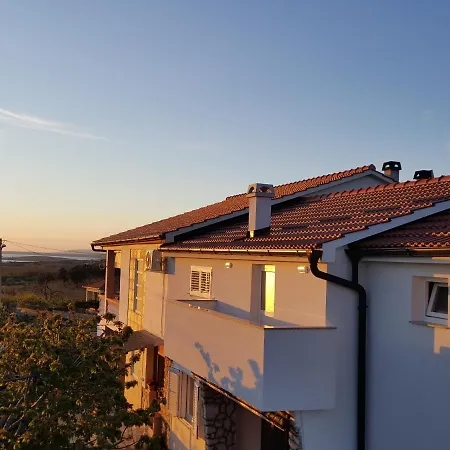 Apartamento Tomislav Vrsi