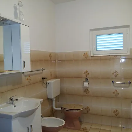 Apartamento Tomislav Vrsi
