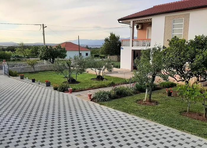 Tomislav Apartment
